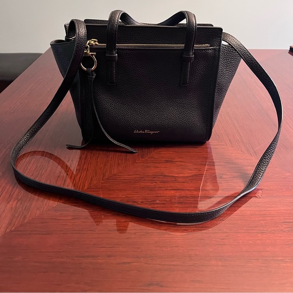 Ferragamo Double Handle Bag (S) - Picture 2 of 16